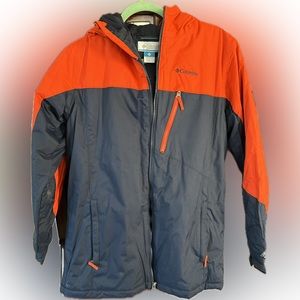 Columbia Boys YouthXL ski jacket perfect for cold weather.
